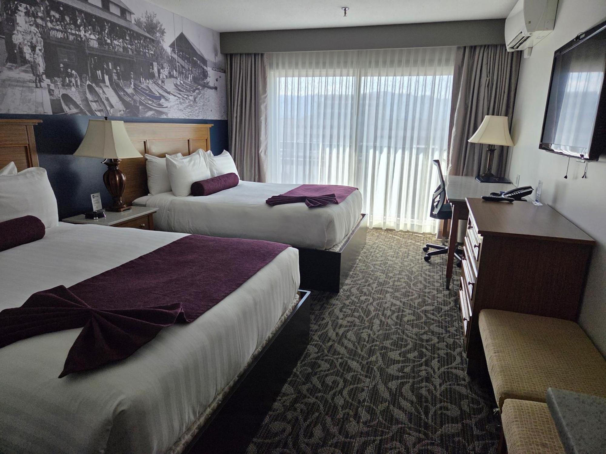 The Royal Anne Hotel Келоуна Екстер'єр фото